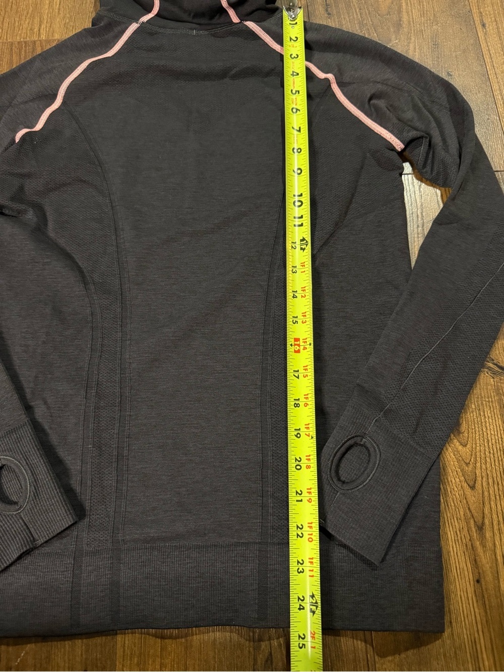 ivivva Hoodie Girls 14 Gray Pink Stretch Seamless Pullover Thumbholes Gym Train - Picture 9 of 9